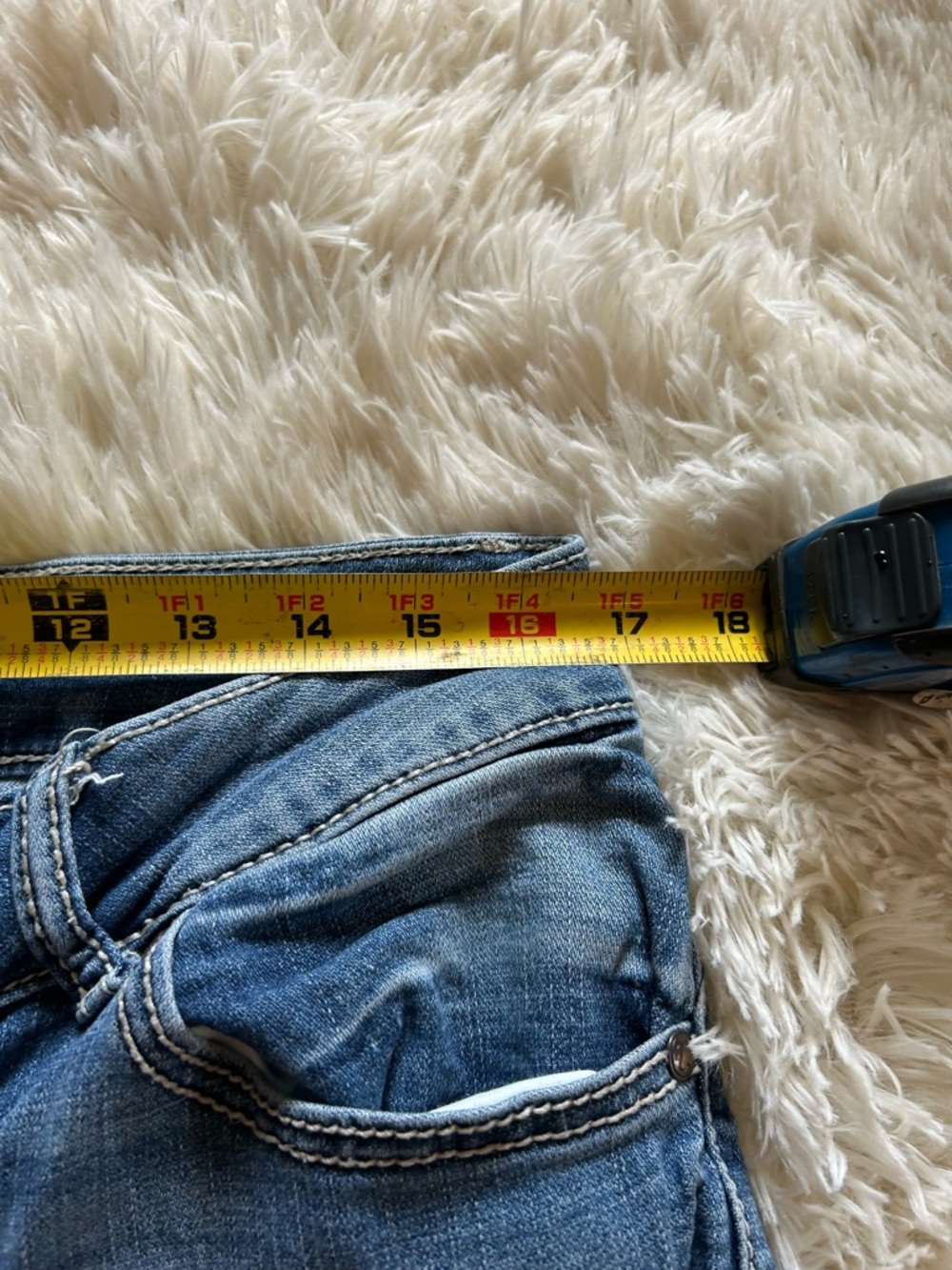 Wrangler Light Wash Boot Cut Jeans with Embroidered Back Pocket Size 11 - Picture 7 of 9